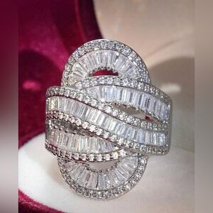 ♥️STUNNING LUXURY “STATEMENT PIECE” Elegant Ring♥️ NEW Size 6